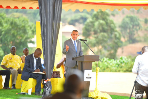 Lançada a primeira pedra da estrada Lusalira–Kasambya–Nkonge–Sembabule, no Uganda