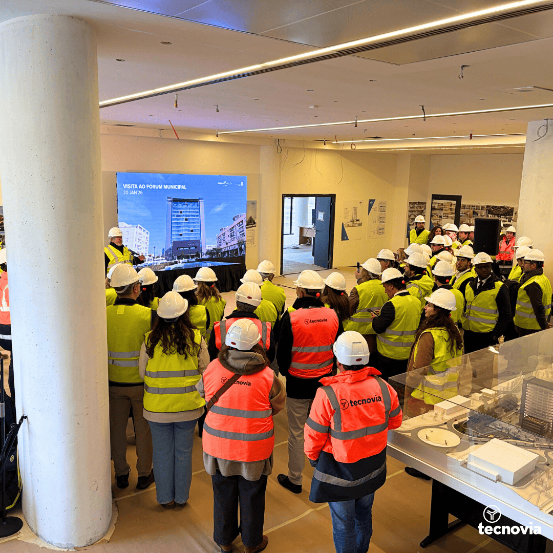 Presidente da Câmara de Oeiras visita obra do Fórum Oeiras